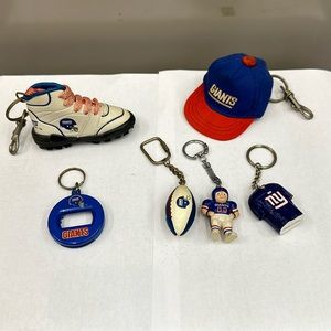 6 vintage New York giant keychains